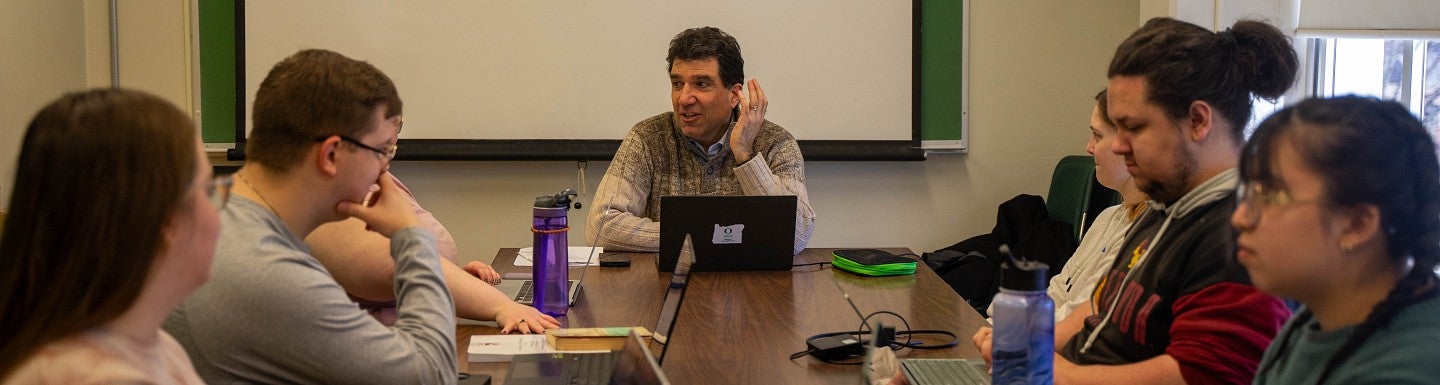 Malek Najjar teaching students